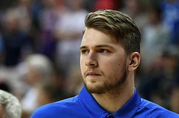 她始终以全 她始终以全