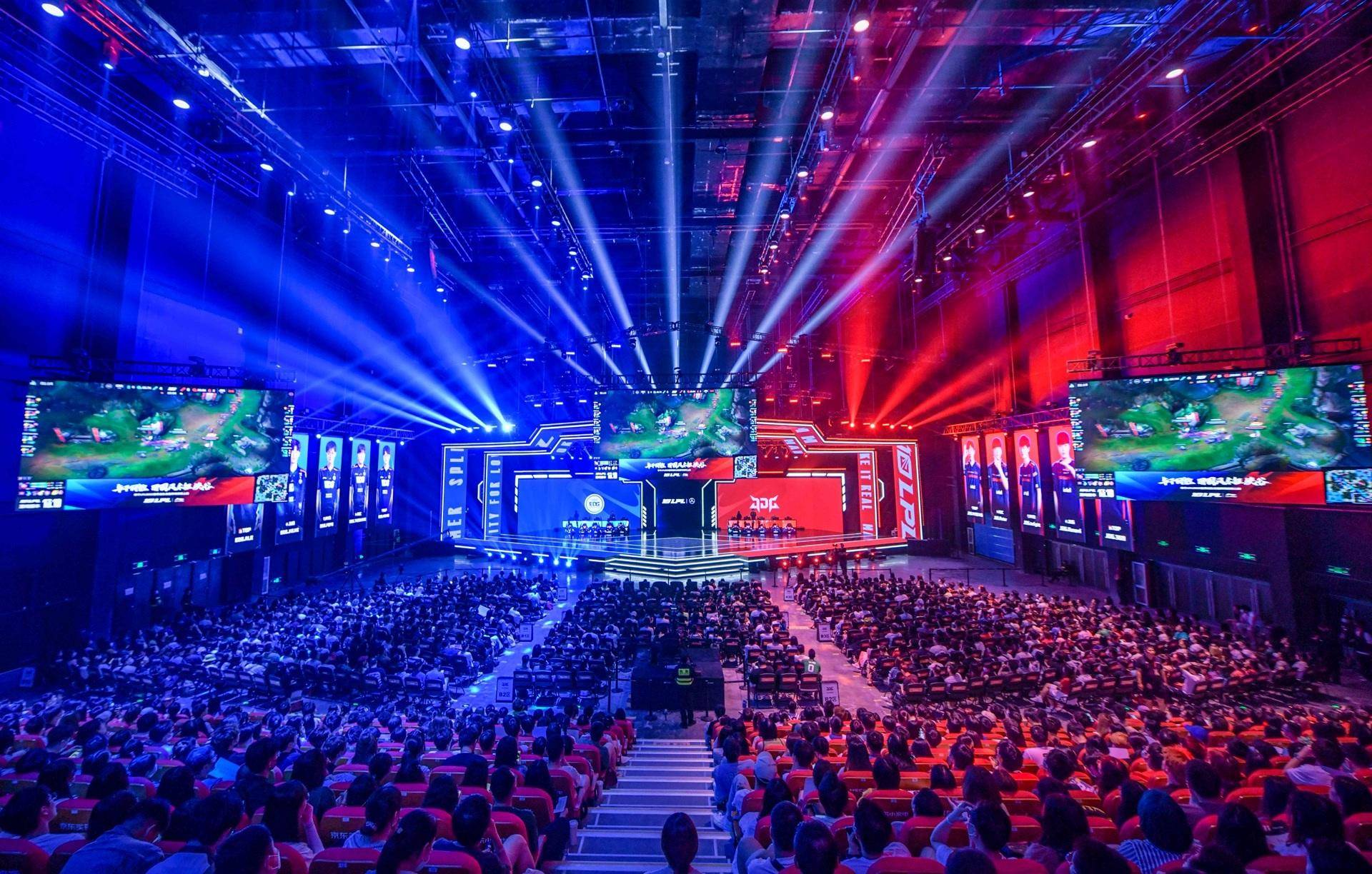 更是士气的 更是士气的