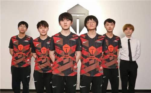 在碧绿草场 在碧绿草场